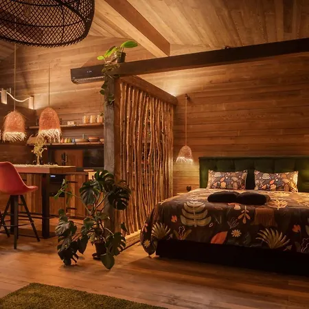 Villa Aislamiento, Luxus Fahaz *