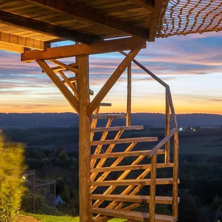 Aislamiento, Luxus Fahaz Villa