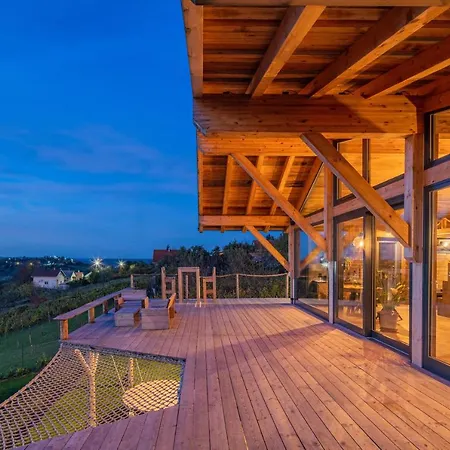 Aislamiento, Luxus Fahaz Villa