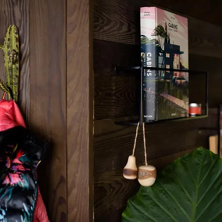 Aislamiento, Luxus Fahaz * Zalaegerszeg