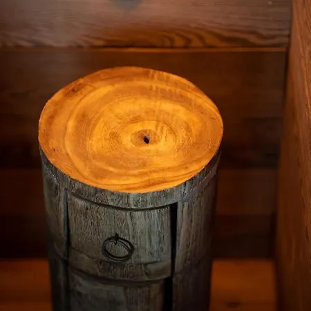 Aislamiento, Luxus Fahaz * Zalaegerszeg