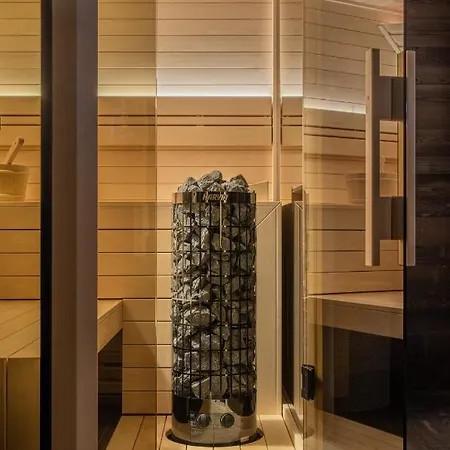 Villa Aislamiento, Luxus Fahaz Zalaegerszeg