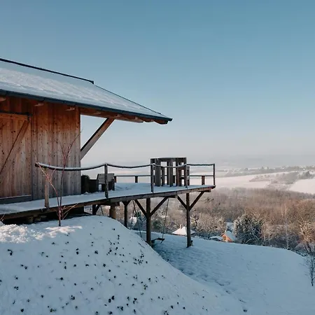 Aislamiento, Luxus Fahaz