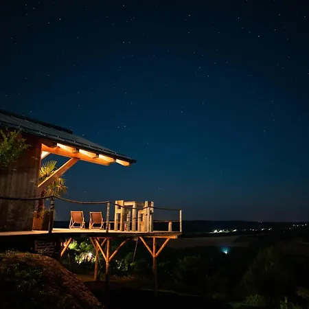 Villa Aislamiento, Luxus Fahaz Zalaegerszeg