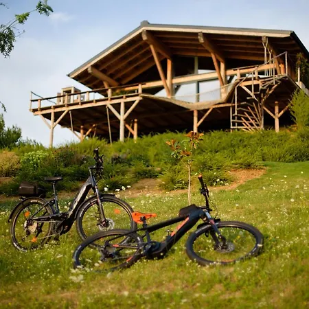 Aislamiento, Luxus Fahaz Zalaegerszeg