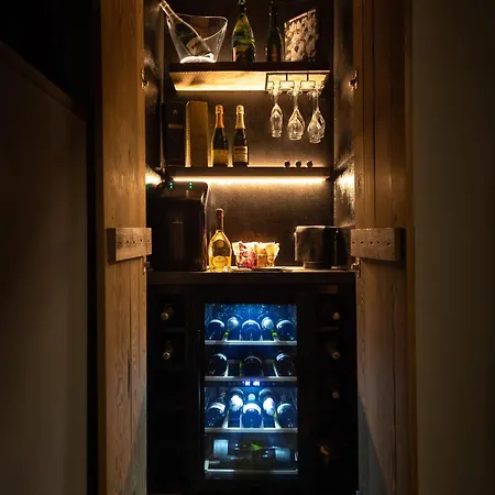 Aislamiento, Luxus Fahaz