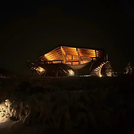 Aislamiento, Luxus Fahaz Villa