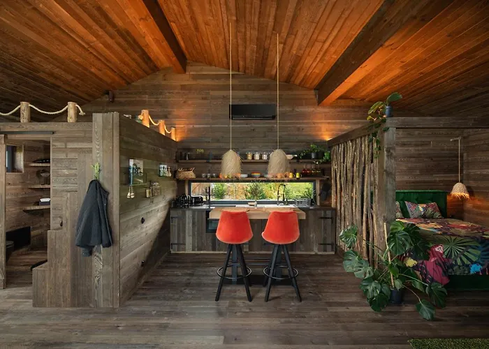 וילה Aislamiento, Luxus Fahaz