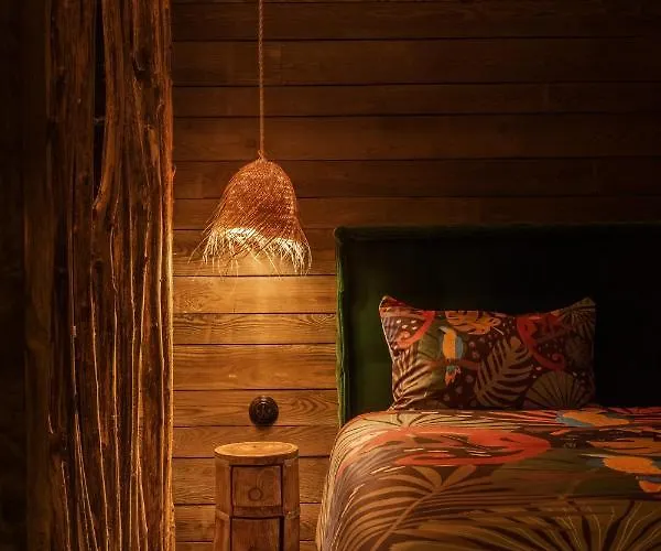 Aislamiento, Luxus Fahaz Villa Zalaegerszeg