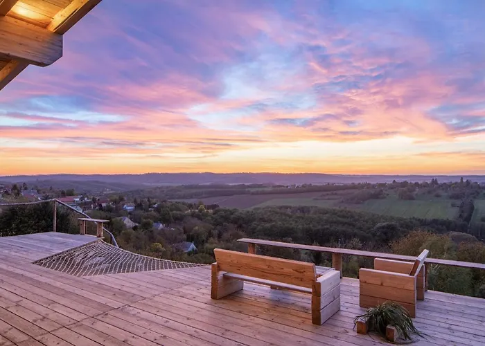 Aislamiento, Luxus Fahaz Zalaegerszeg