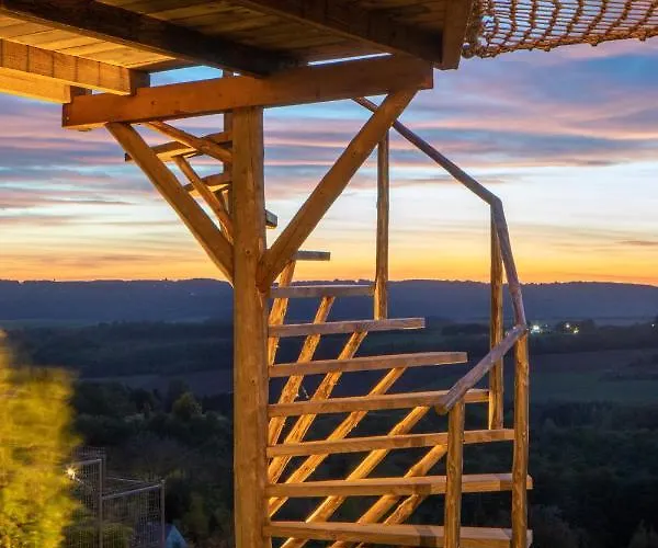 Aislamiento, Luxus Fahaz Villa