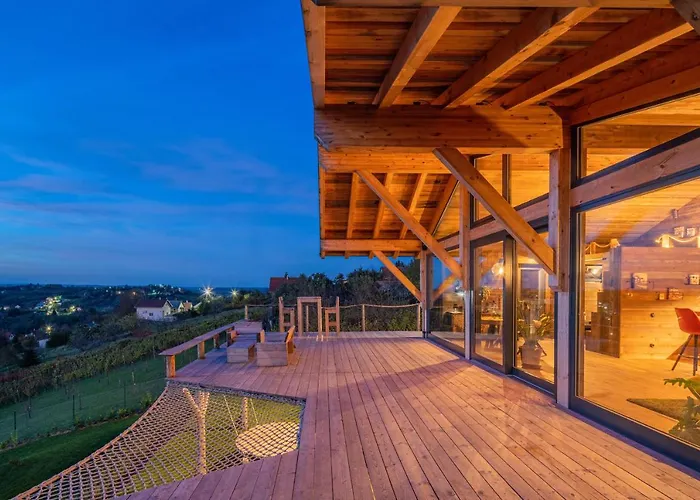 Aislamiento, Luxus Fahaz Villa