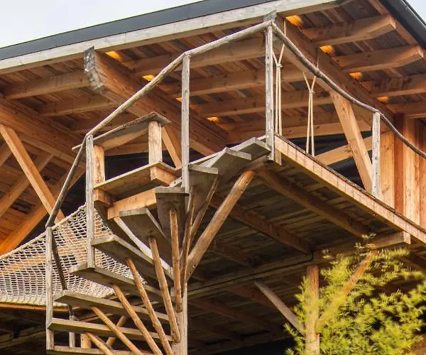 Aislamiento, Luxus Fahaz * Zalaegerszeg