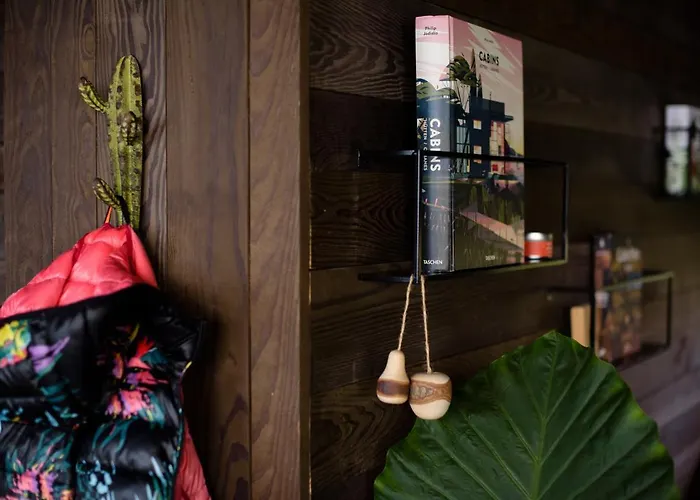 Aislamiento, Luxus Fahaz * Zalaegerszeg