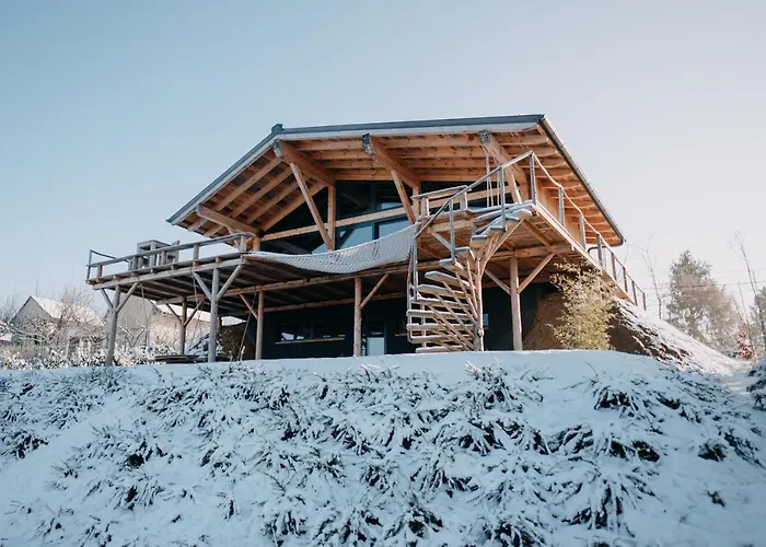 Aislamiento, Luxus Fahaz Zalaegerszeg