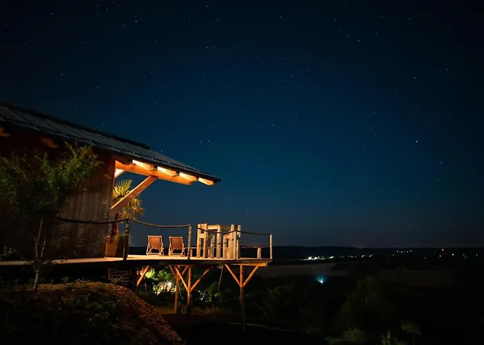 Villa Aislamiento, Luxus Fahaz Zalaegerszeg