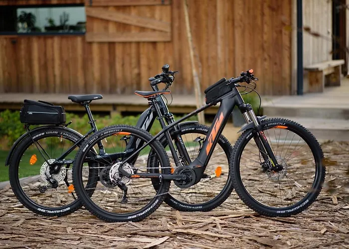 Aislamiento, Luxus Fahaz Zalaegerszeg