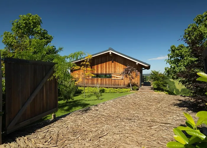 Aislamiento, Luxus Fahaz זלאגרסג