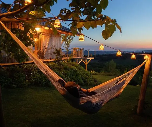 Aislamiento, Luxus Fahaz *