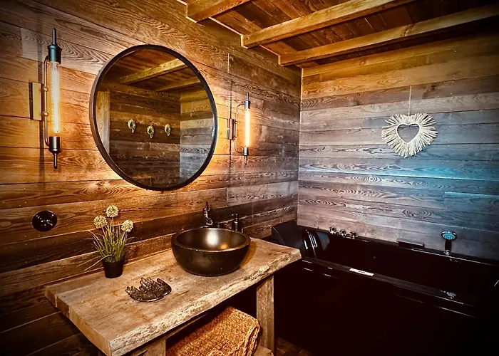 Aislamiento, Luxus Fahaz Zalaegerszeg